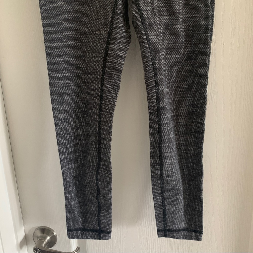 Women’s 4 LULULEMON Heathered Navy Blue White Coco Pique High Rise 7/8 Leggings‎ - Picture 3 of 6